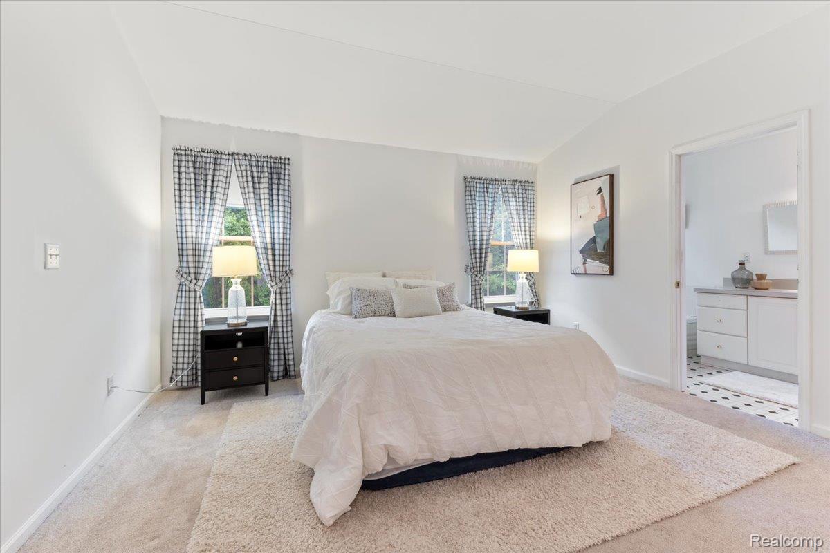 Waterford Charter Township, Michigan 48329, United States, 5 Bedrooms Bedrooms, ,4 BathroomsBathrooms,Residential,Active,154872