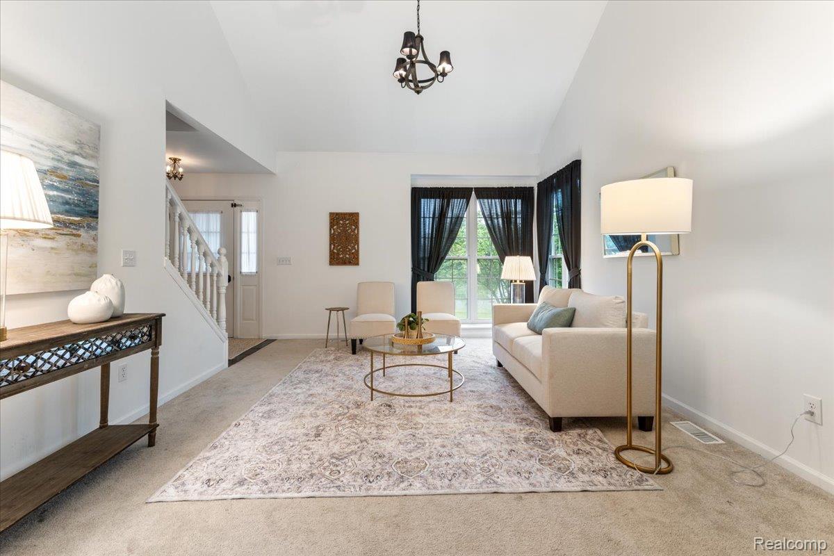 Waterford Charter Township, Michigan 48329, United States, 5 Bedrooms Bedrooms, ,4 BathroomsBathrooms,Residential,Active,154872