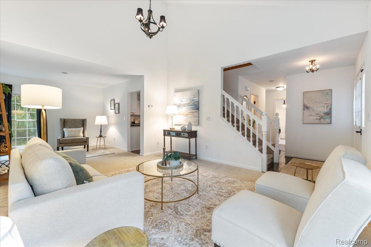 Waterford Charter Township, Michigan 48329, United States, 5 Bedrooms Bedrooms, ,4 BathroomsBathrooms,Residential,Active,154872