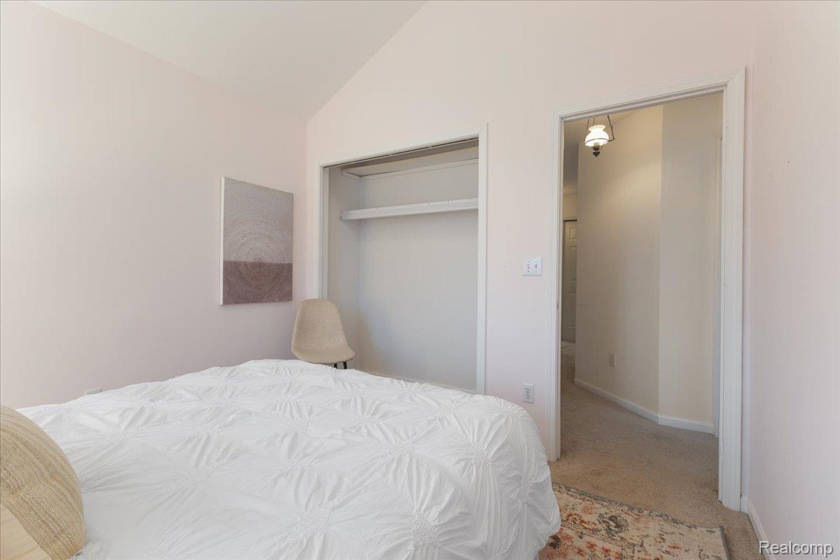 Waterford Charter Township, Michigan 48329, United States, 5 Bedrooms Bedrooms, ,4 BathroomsBathrooms,Residential,Active,154872