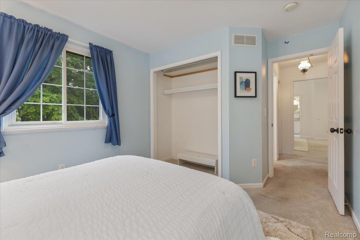 Waterford Charter Township, Michigan 48329, United States, 5 Bedrooms Bedrooms, ,4 BathroomsBathrooms,Residential,Active,154872