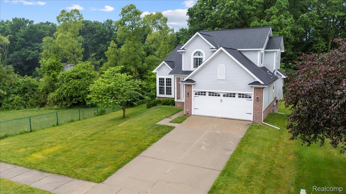 Waterford Charter Township, Michigan 48329, United States, 5 Bedrooms Bedrooms, ,4 BathroomsBathrooms,Residential,Active,154872