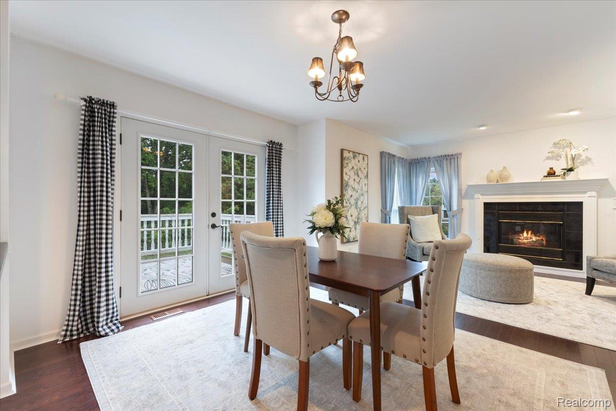 Waterford Charter Township, Michigan 48329, United States, 5 Bedrooms Bedrooms, ,4 BathroomsBathrooms,Residential,Active,154872