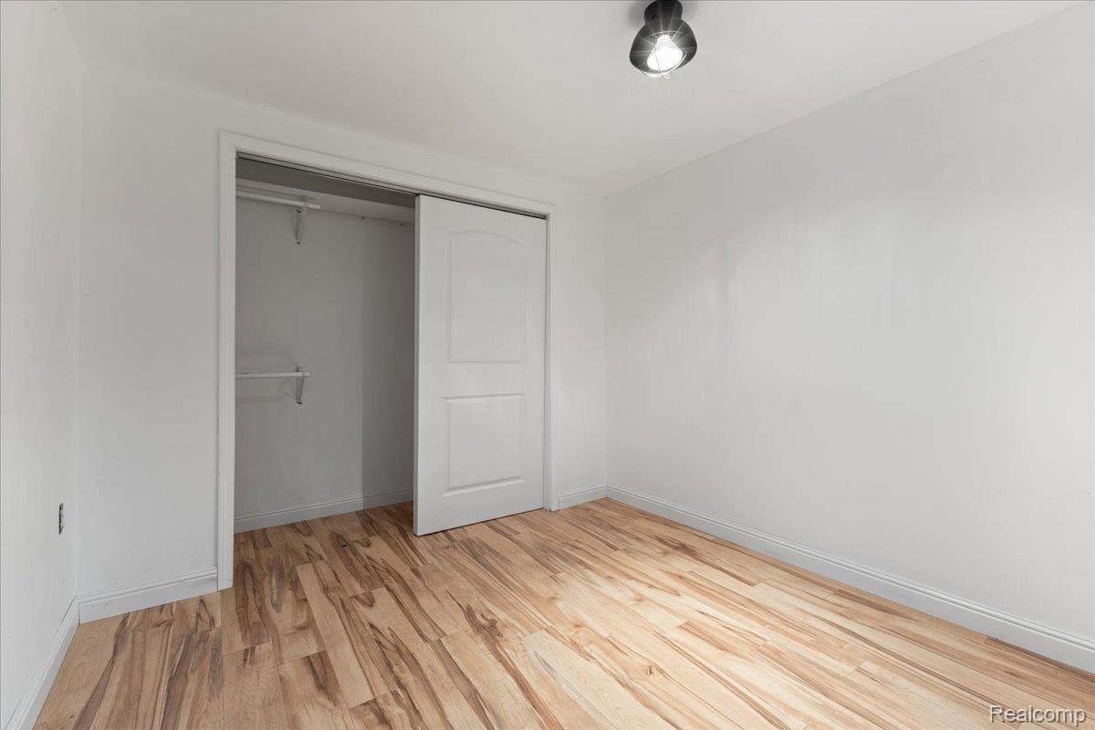 Waterford Charter Township, Michigan 48329, United States, 5 Bedrooms Bedrooms, ,4 BathroomsBathrooms,Residential,Active,154872