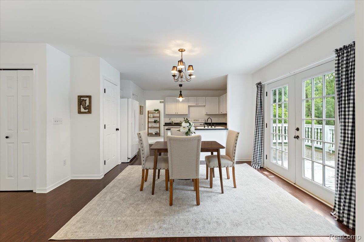 Waterford Charter Township, Michigan 48329, United States, 5 Bedrooms Bedrooms, ,4 BathroomsBathrooms,Residential,Active,154872