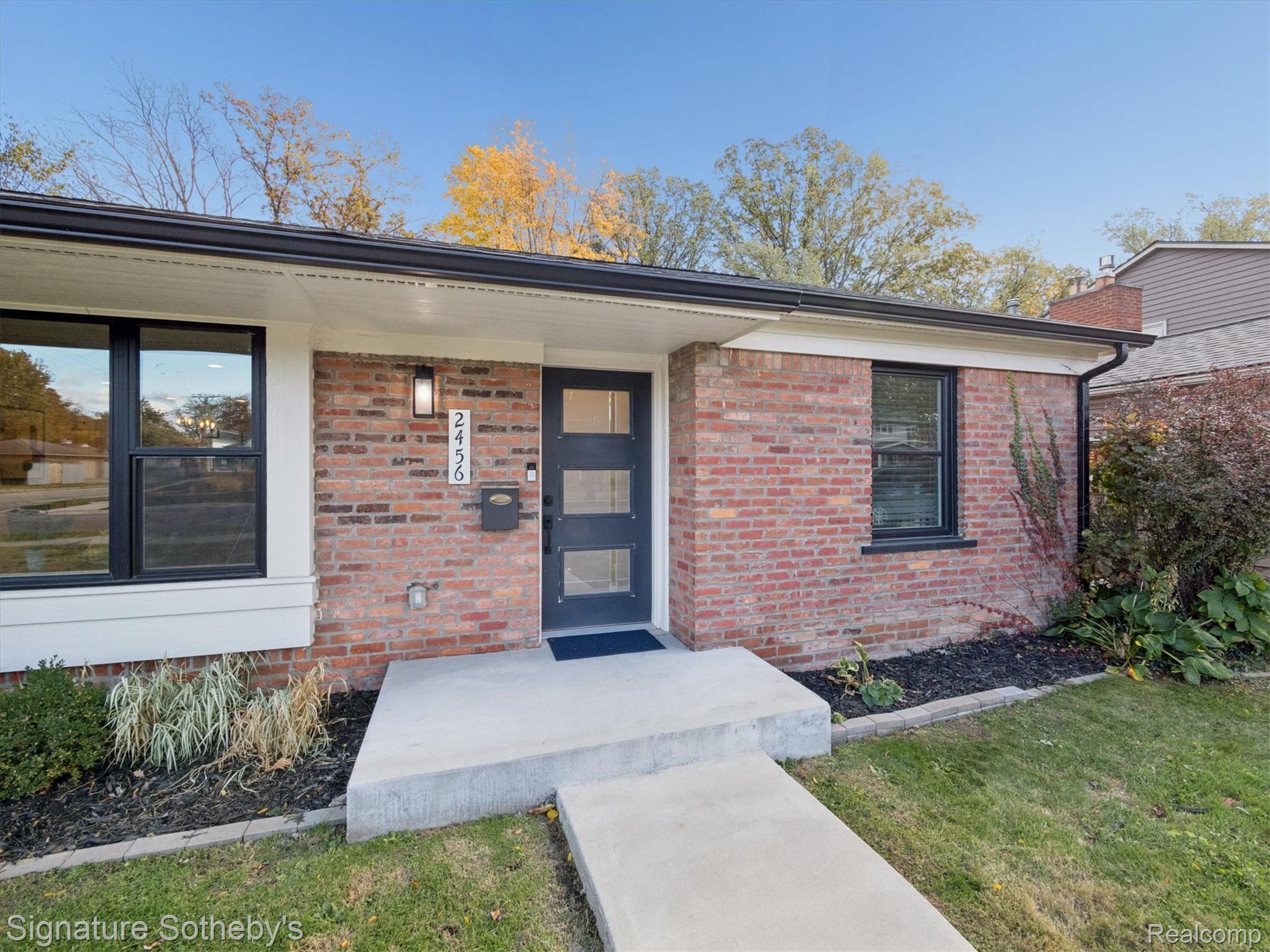 2456 Maplewood Avenue