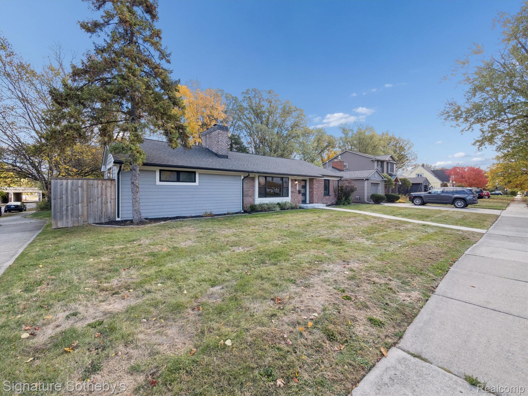 2456 Maplewood Avenue