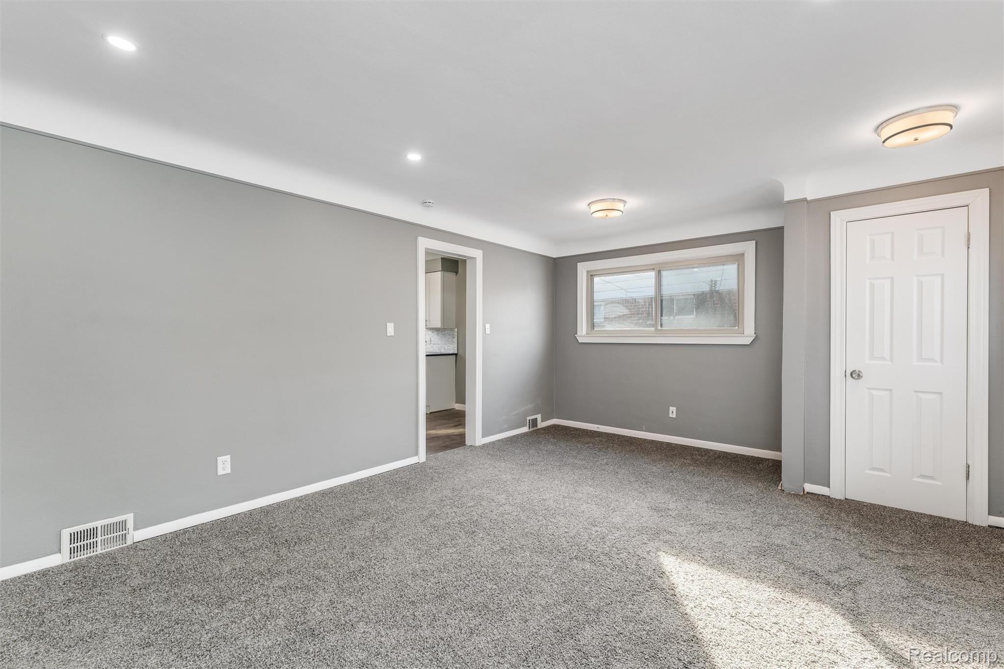 8245 Roosevelt Street