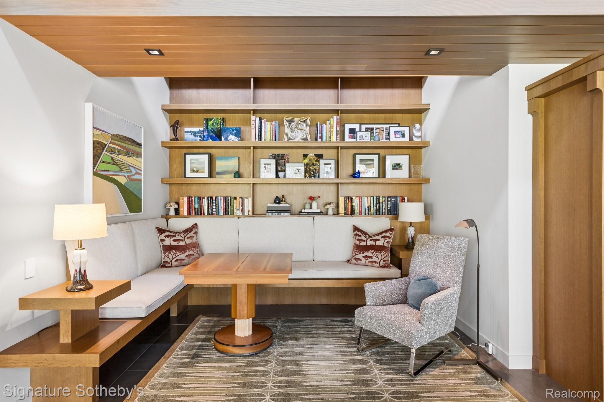 5051 Beach Road