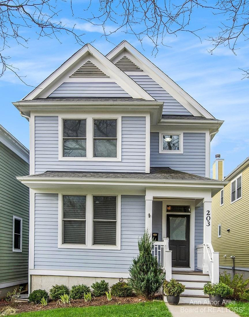203 W Summit Street