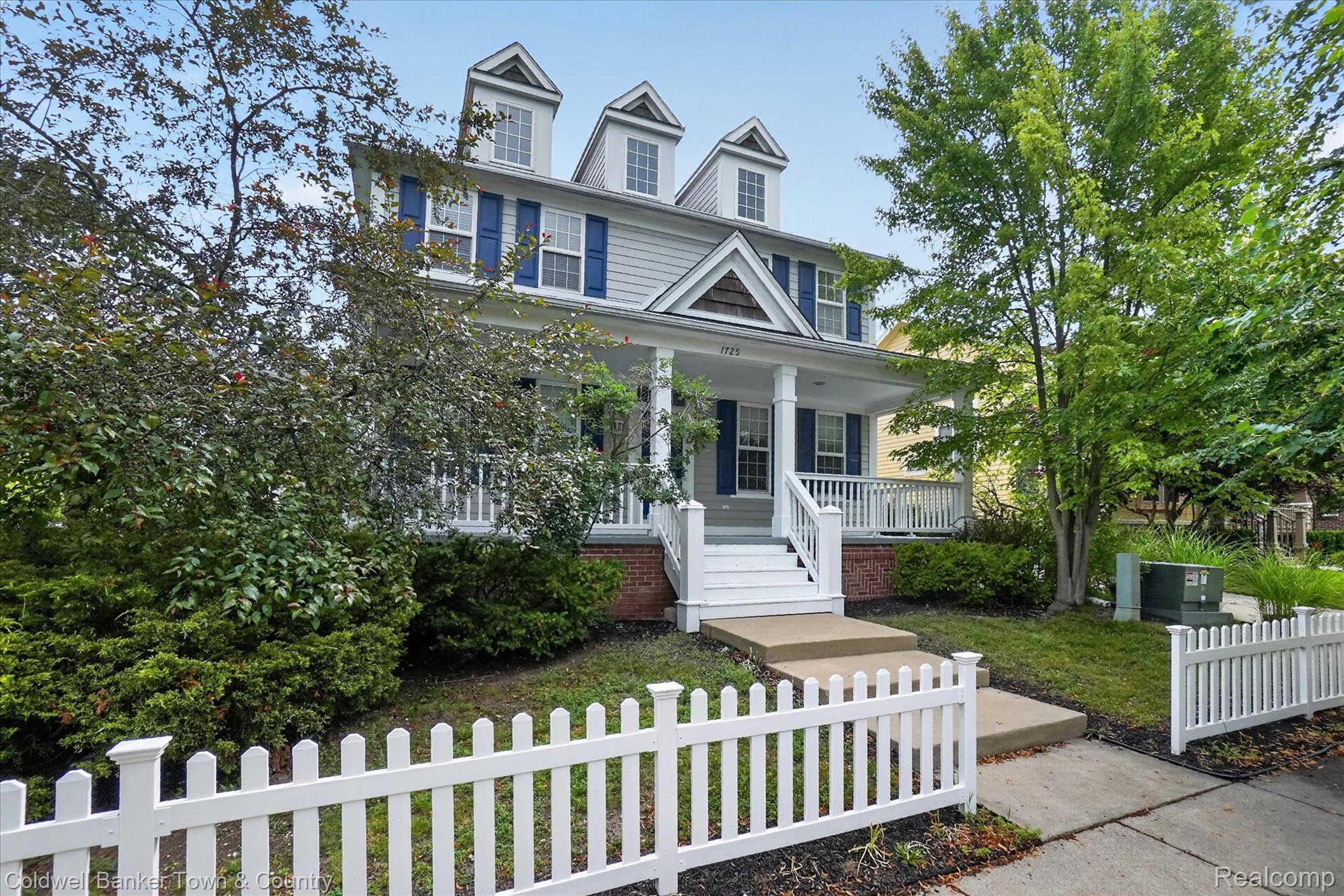 1725 Town Commons Drive