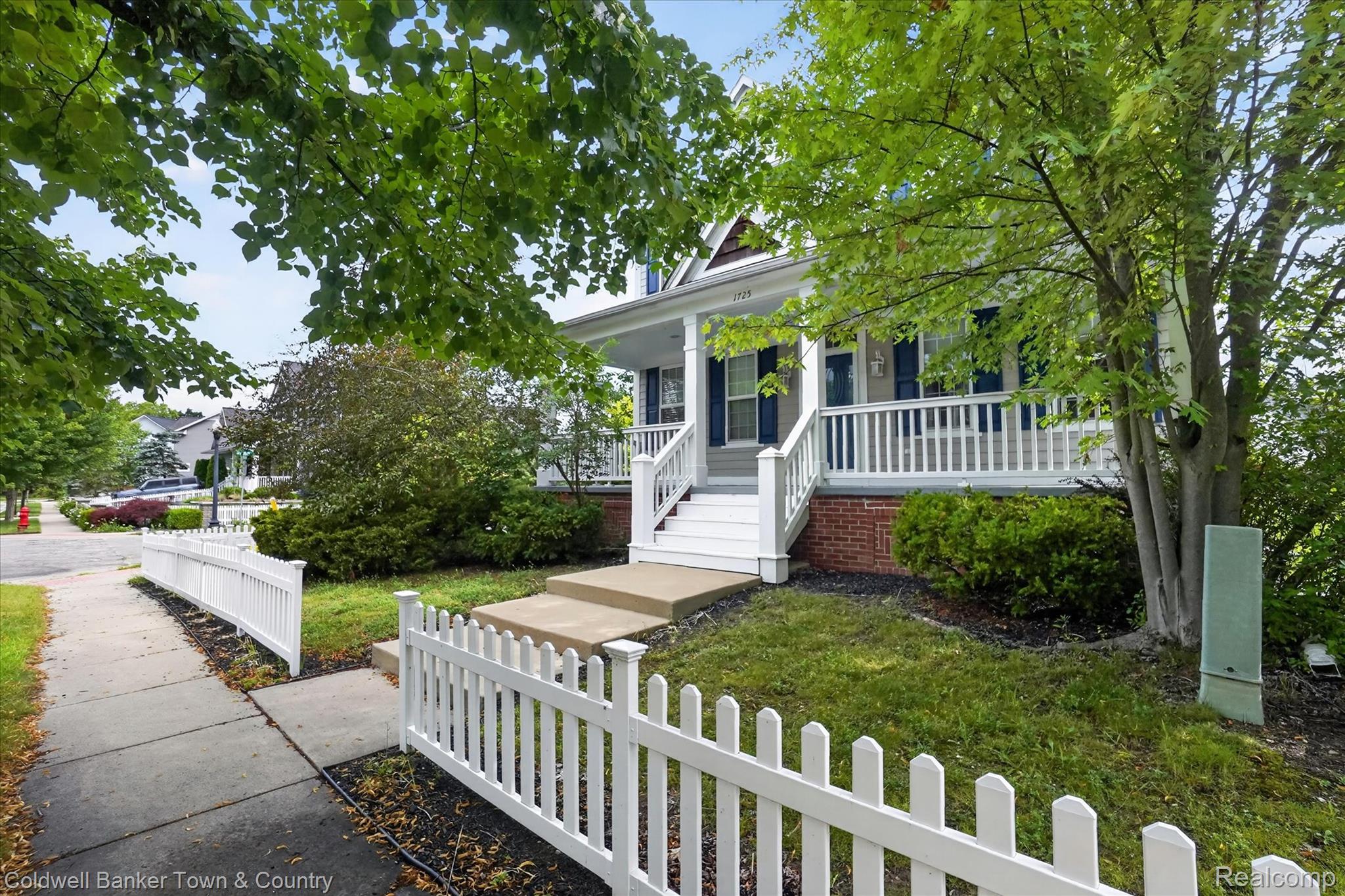 1725 Town Commons Drive