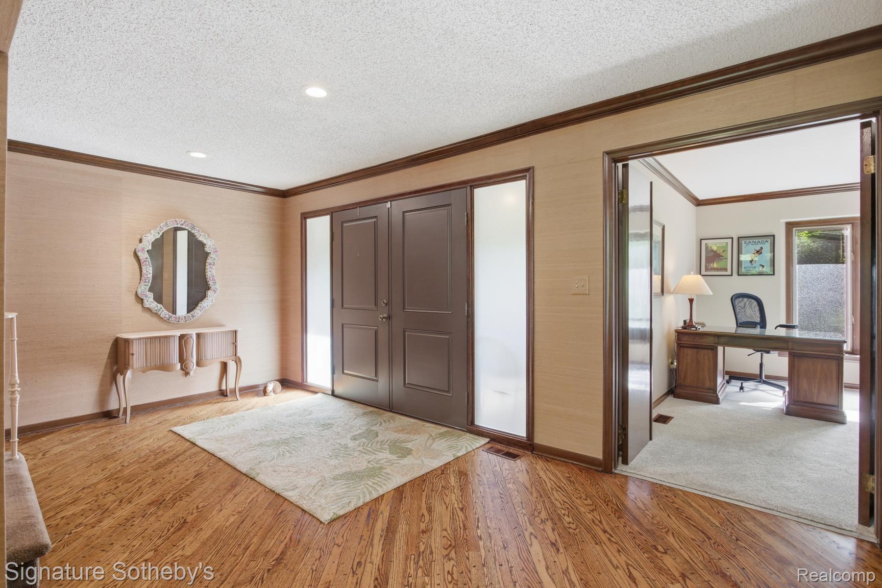 3215 Woodview Lake Road