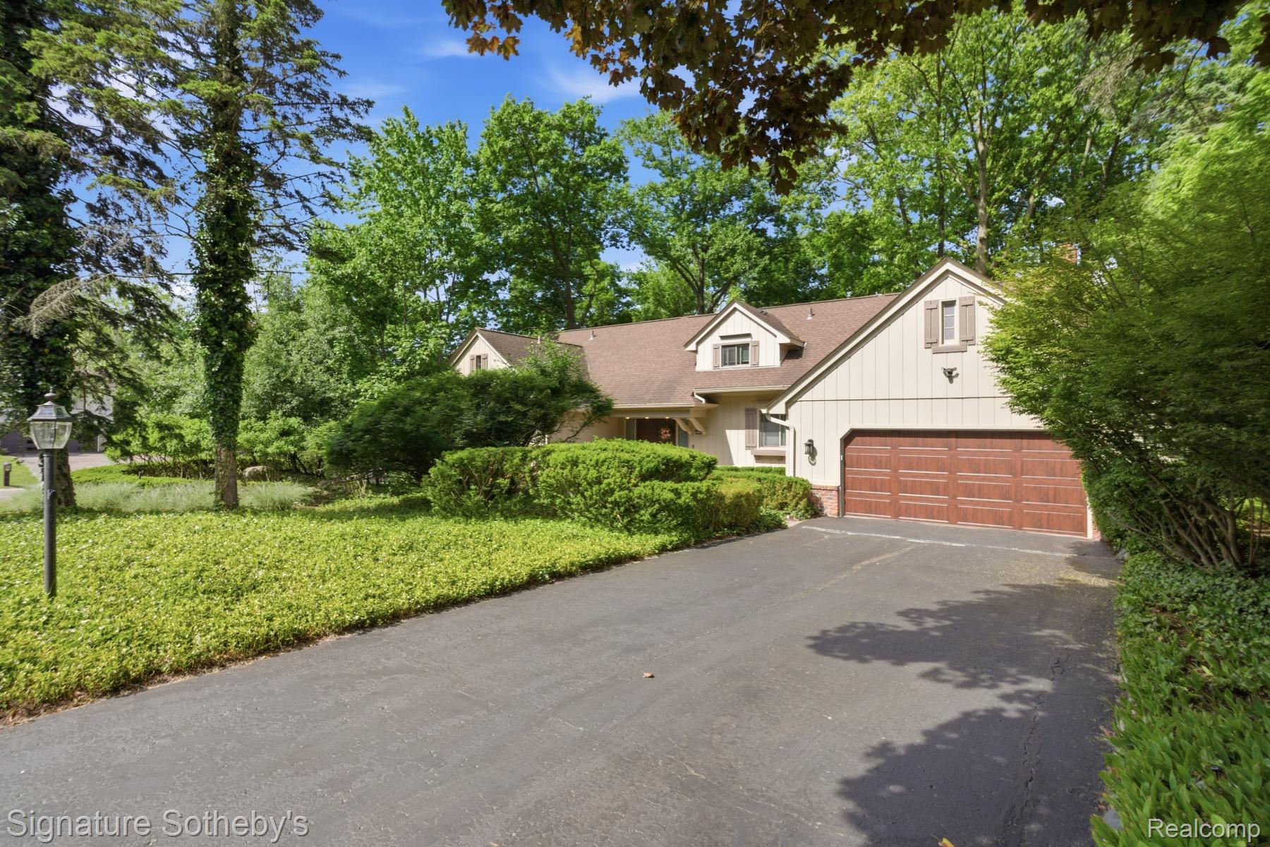 3215 Woodview Lake Road