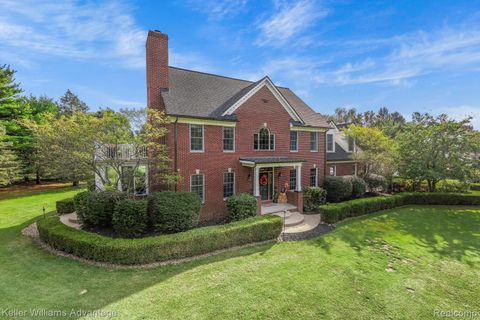 4710 Botany Glen Commerce Charter Township MI 48382