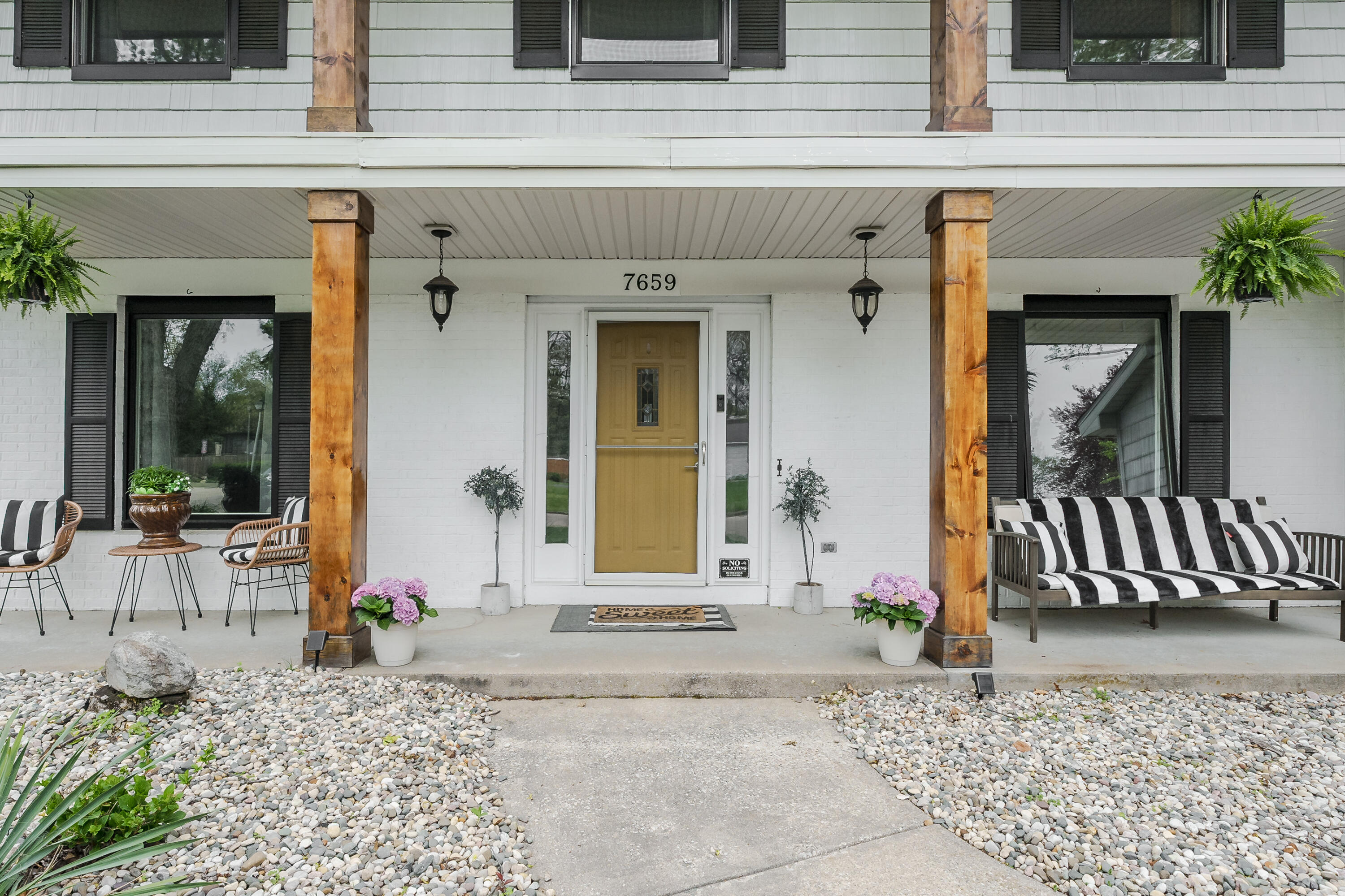 7659 Farmington Ave