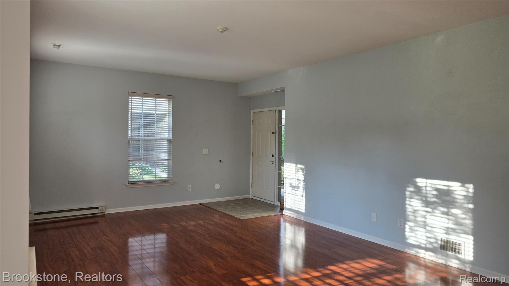 1976 Pinecroft Drive 194