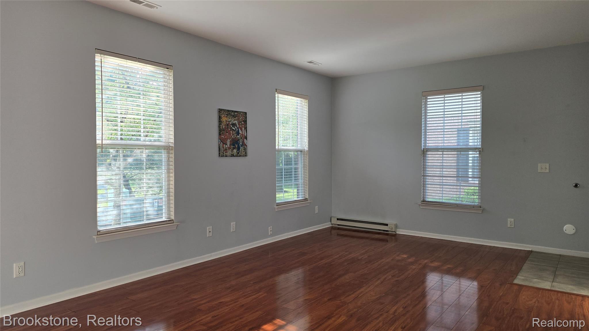 1976 Pinecroft Drive 194