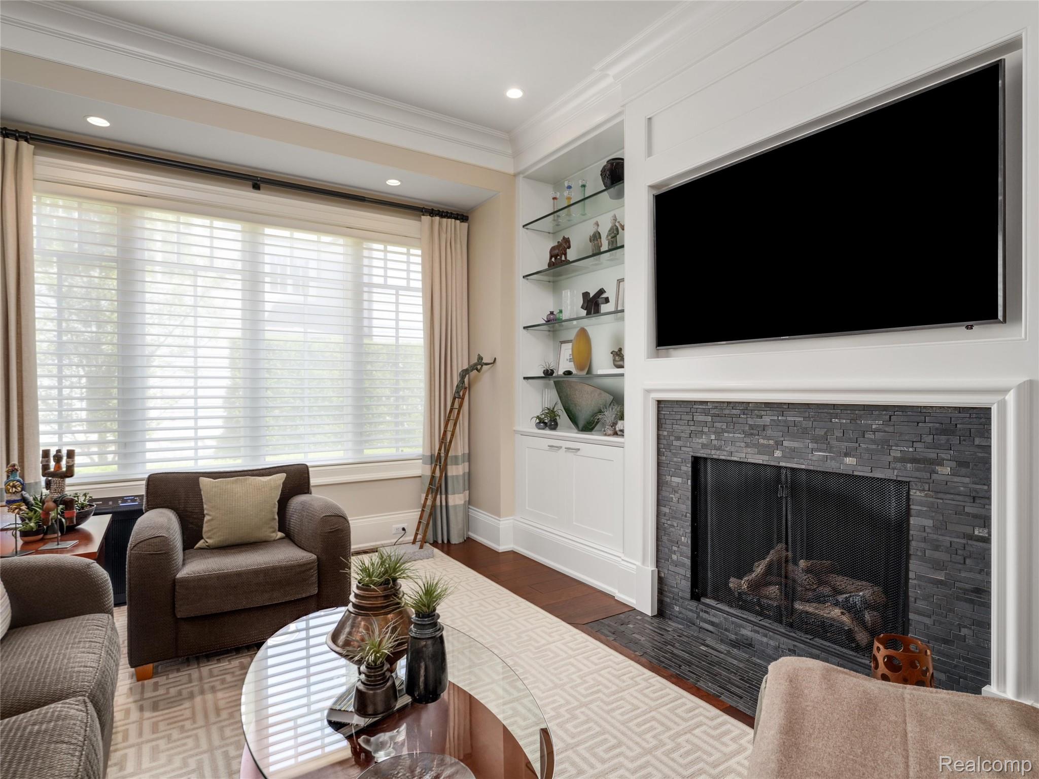 300 Woodland Villa Court