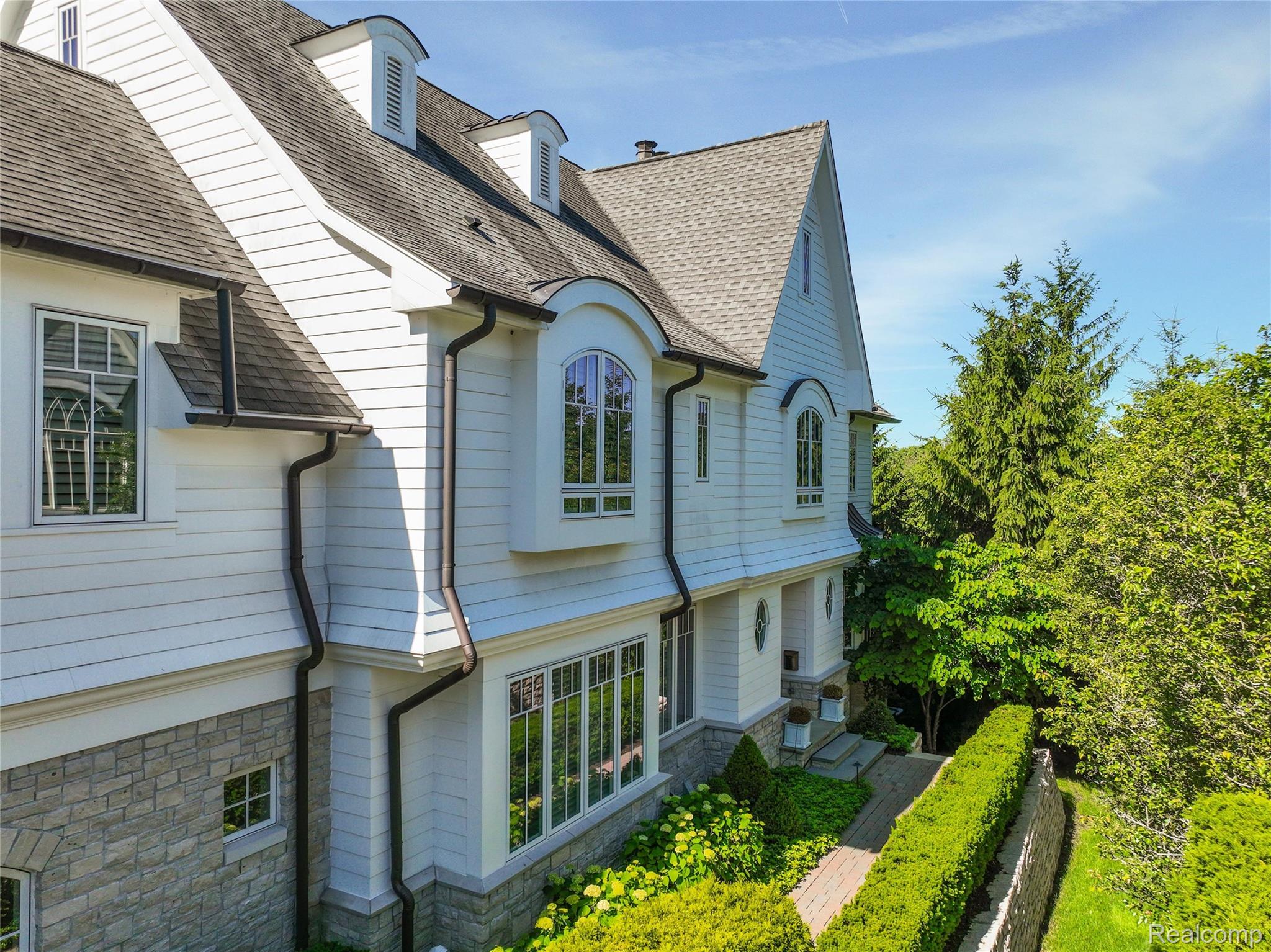 300 Woodland Villa Court