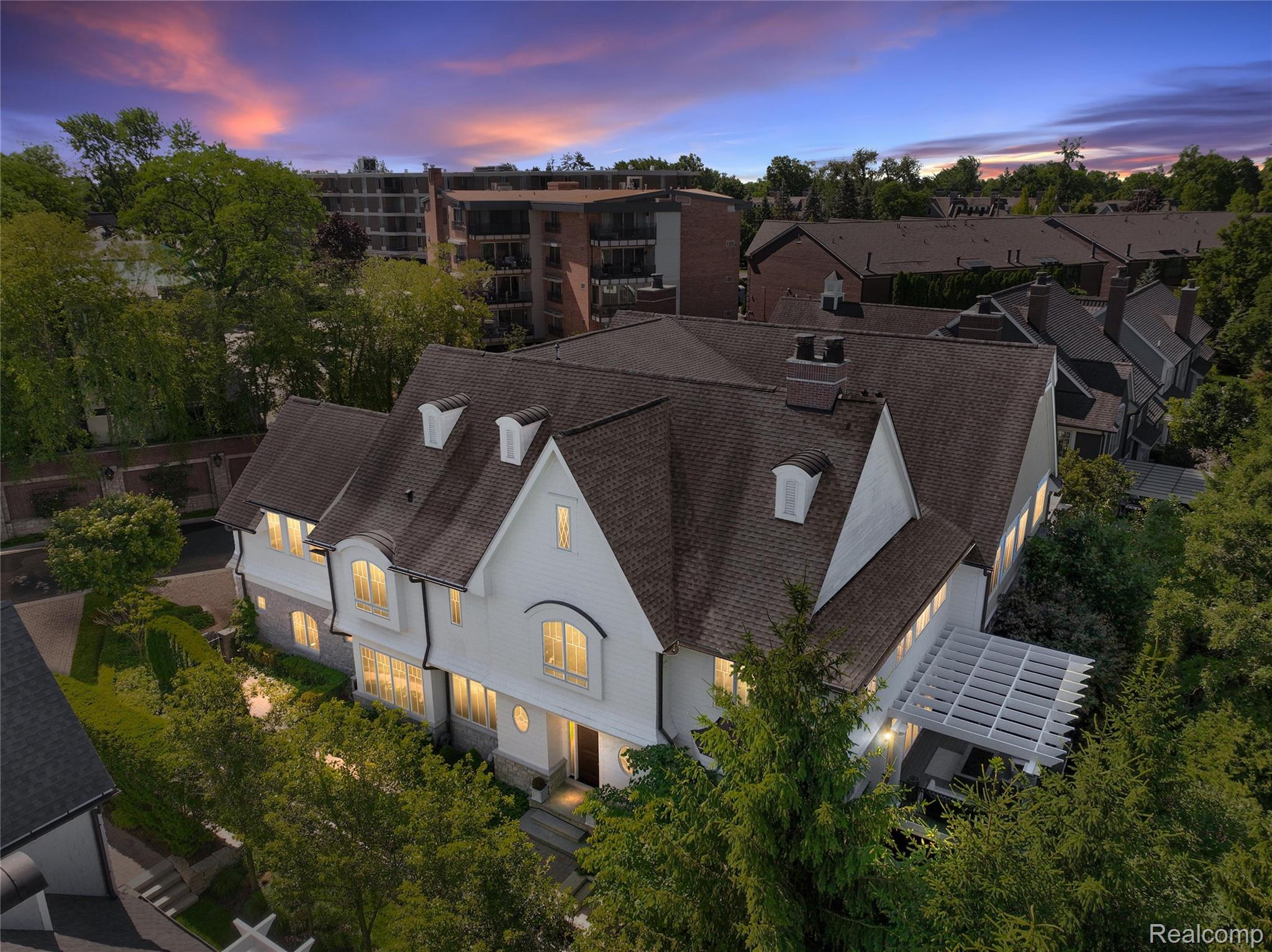 300 Woodland Villa Court