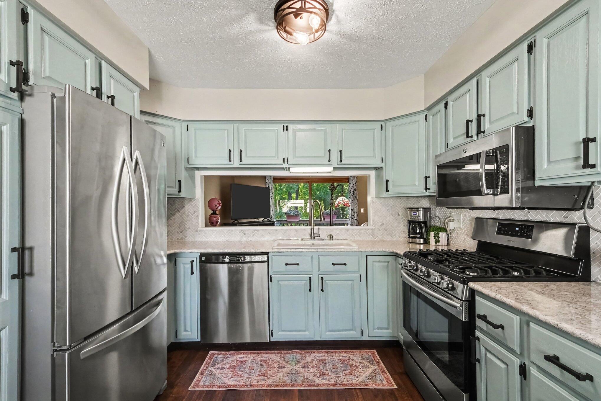 49 Skyline Circle NW