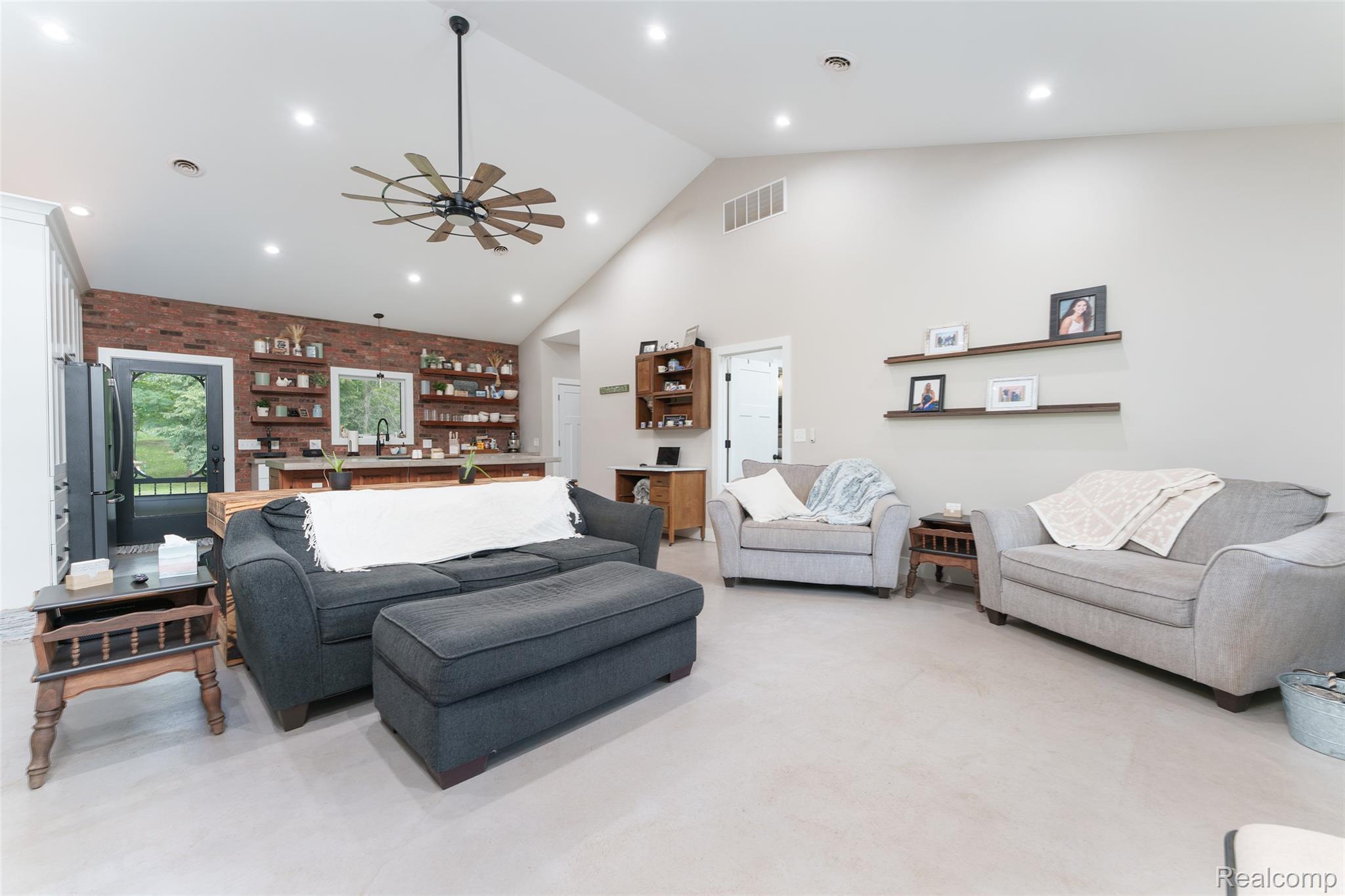 11150 Roberts Road