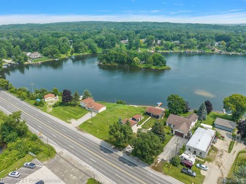 Tiny photo for 9876 Dixie Highway, Springfield Charter Township, MI 48348 (MLS # 20250014555)