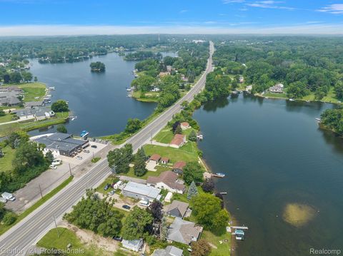 Tiny photo for 9876 Dixie Highway, Springfield Charter Township, MI 48348 (MLS # 20250014555)