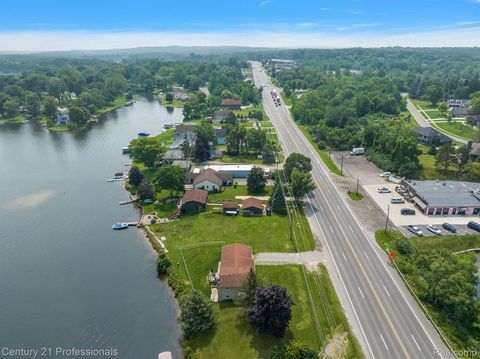 Tiny photo for 9876 Dixie Highway, Springfield Charter Township, MI 48348 (MLS # 20250014555)