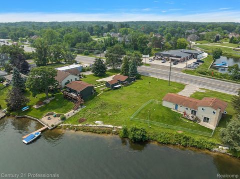 Tiny photo for 9876 Dixie Highway, Springfield Charter Township, MI 48348 (MLS # 20250014555)