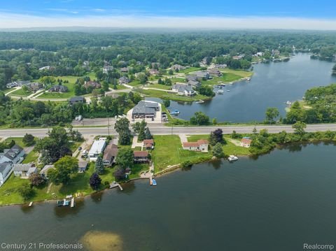 Tiny photo for 9876 Dixie Highway, Springfield Charter Township, MI 48348 (MLS # 20250014555)