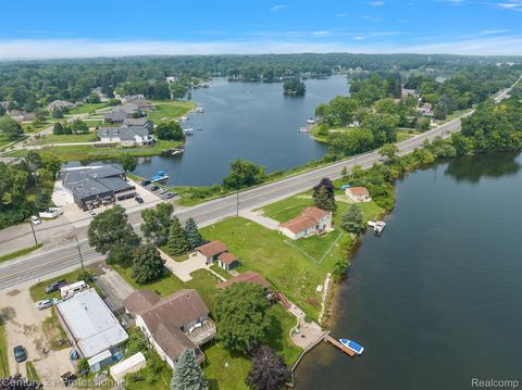 Tiny photo for 9876 Dixie Highway, Springfield Charter Township, MI 48348 (MLS # 20250014555)