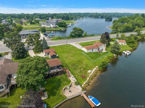 Tiny photo for 9876 Dixie Highway, Springfield Charter Township, MI 48348 (MLS # 20250014555)