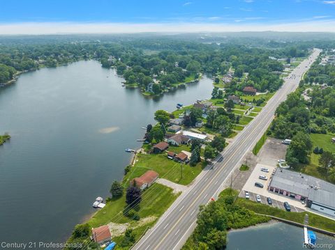 Tiny photo for 9876 Dixie Highway, Springfield Charter Township, MI 48348 (MLS # 20250014555)