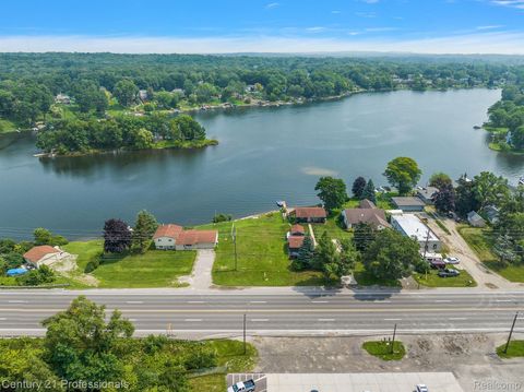 Tiny photo for 9876 Dixie Highway, Springfield Charter Township, MI 48348 (MLS # 20250014555)