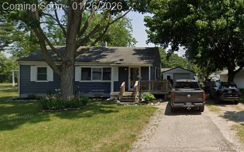2082 Kohler Street Waterford Charter Township MI 48329