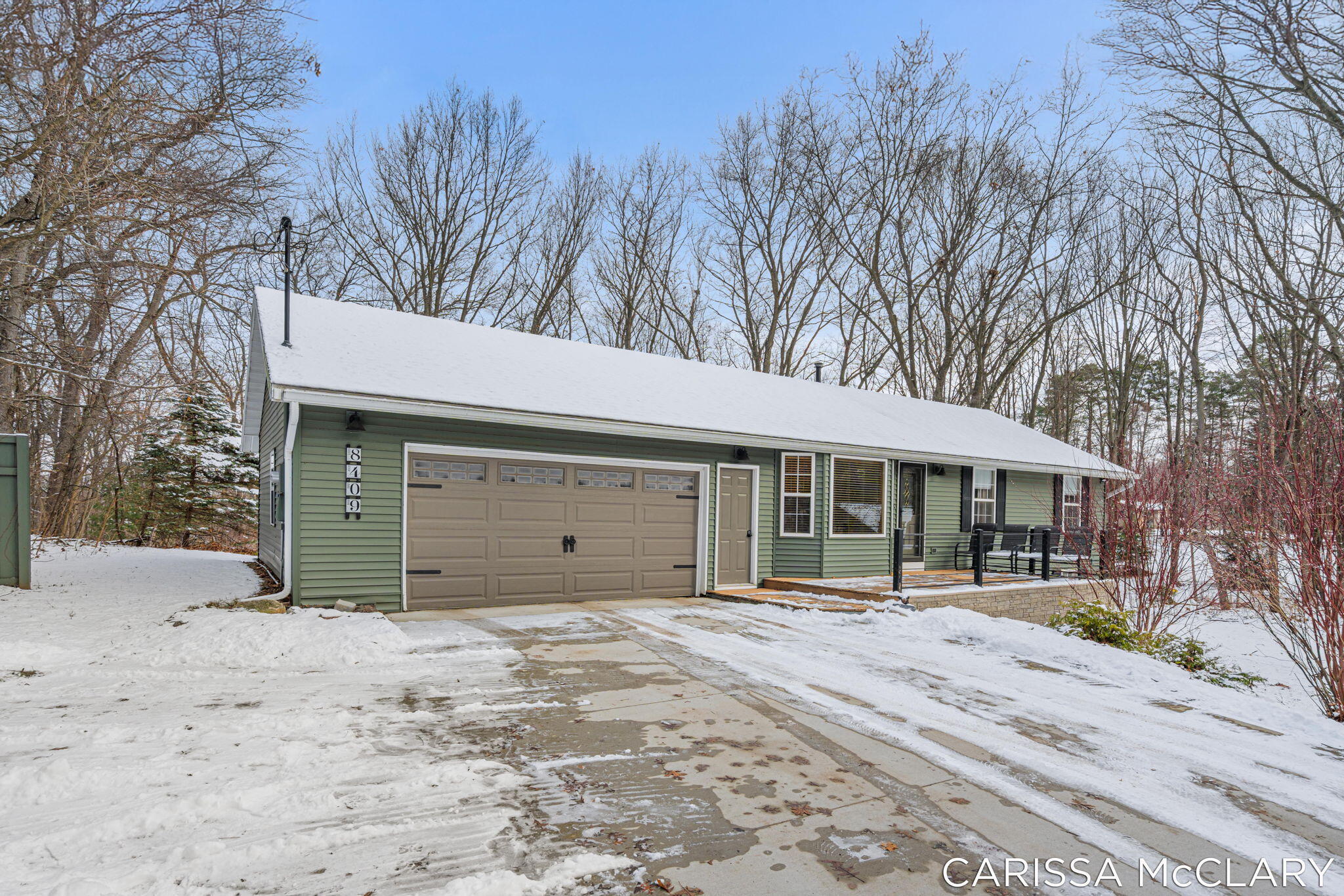 8409 Squires Street NE