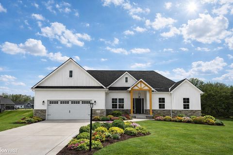 48 Loretta Lane Green Oak Township MI 48178