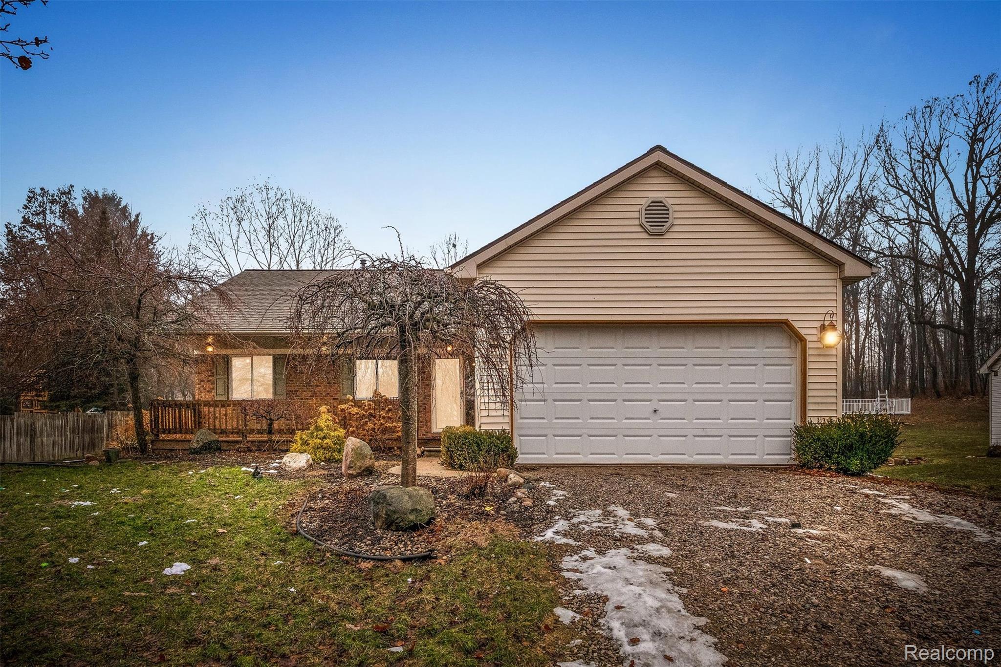 920 W Davison Lake Road