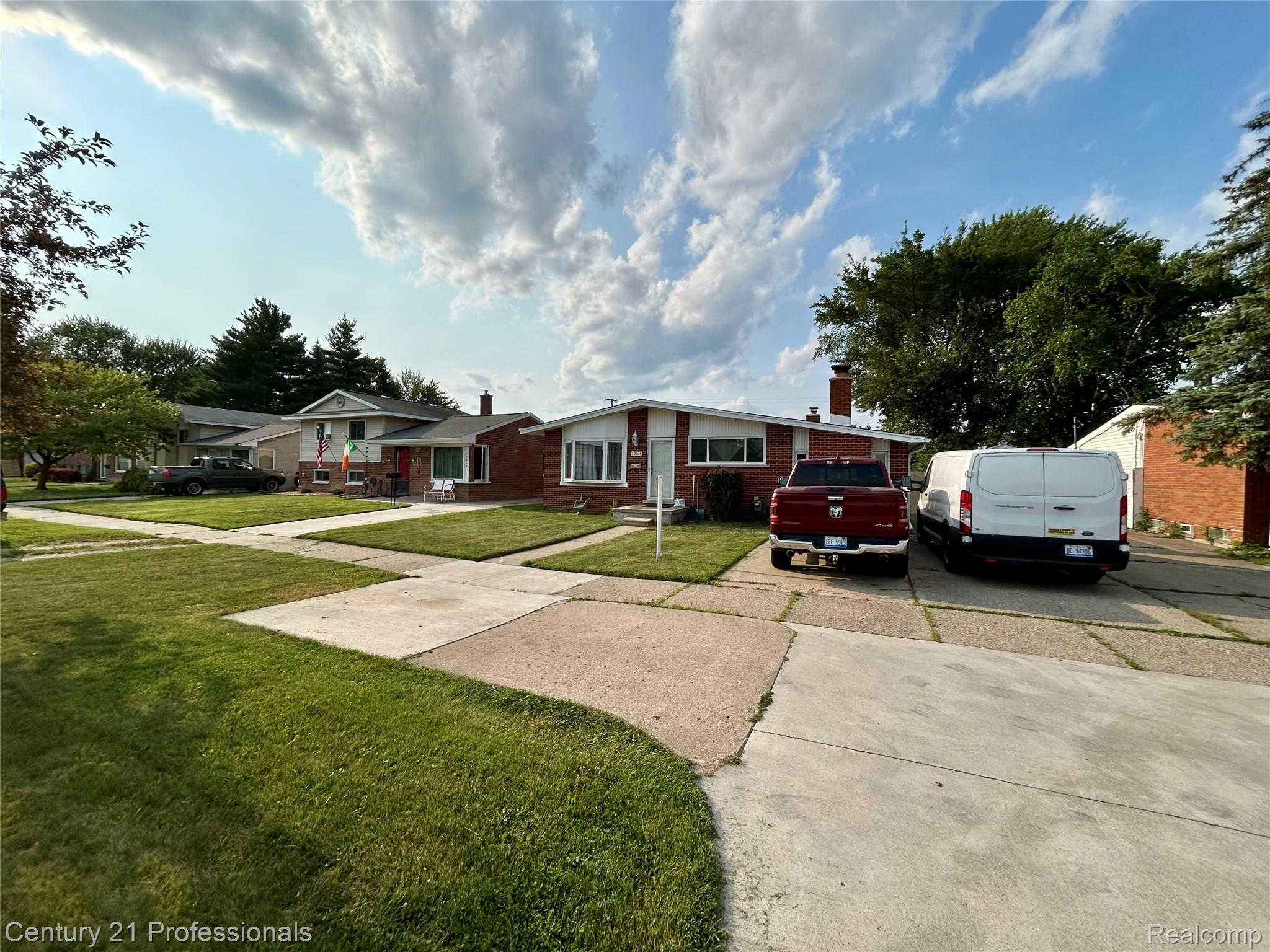 30614 Ann Arbor Trail