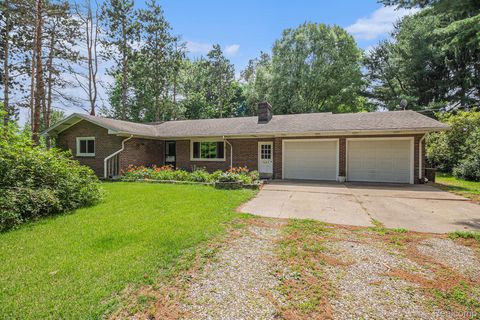 7047 BIRCHWOOD Drive Genesee Charter Township MI 48458