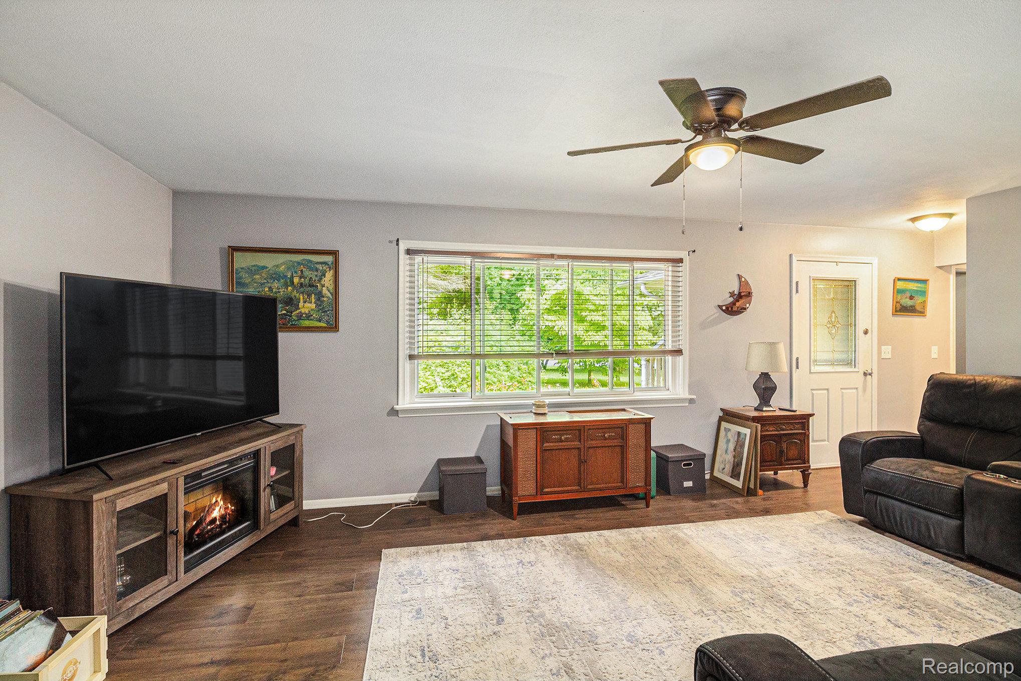 7047 BIRCHWOOD Drive