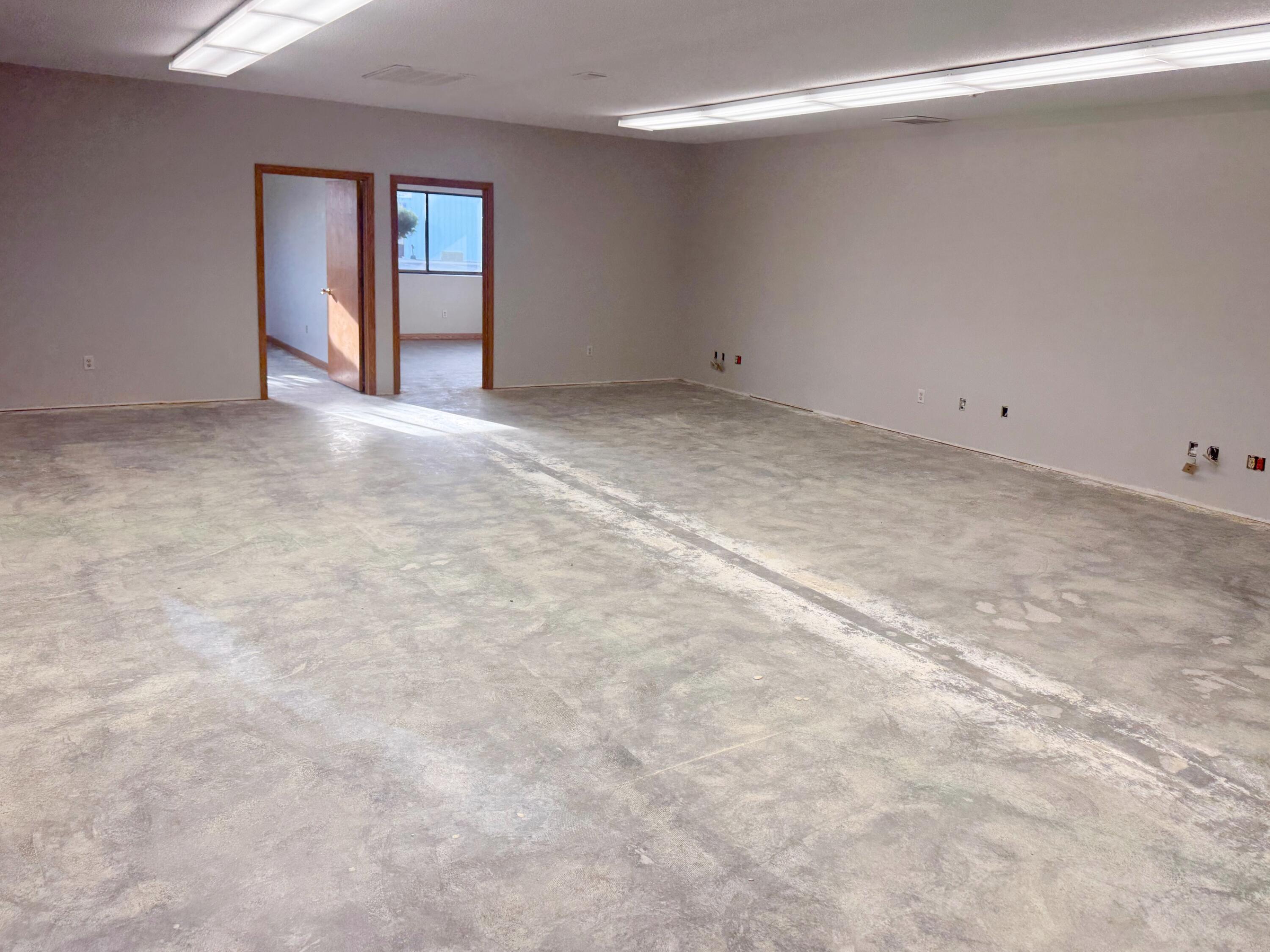 138 Ampey Road Entire Bldg