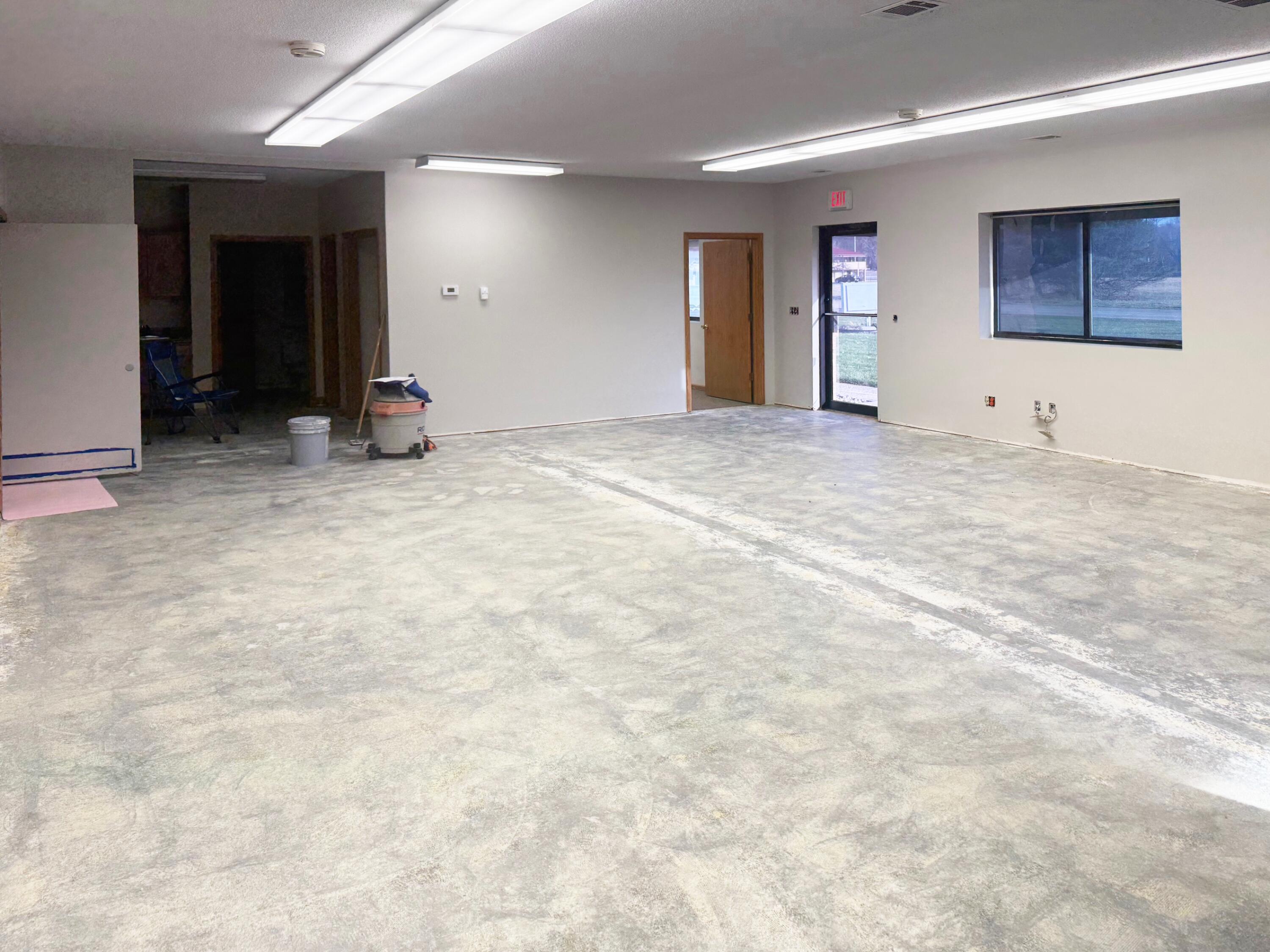 138 Ampey Road Entire Bldg