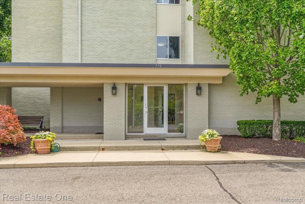 770 Deer Street 305