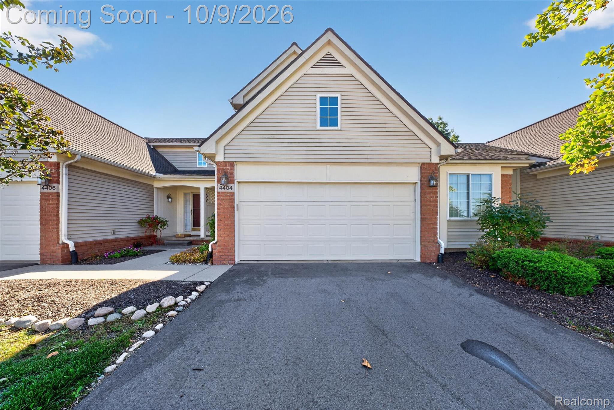4404 Willow View Court