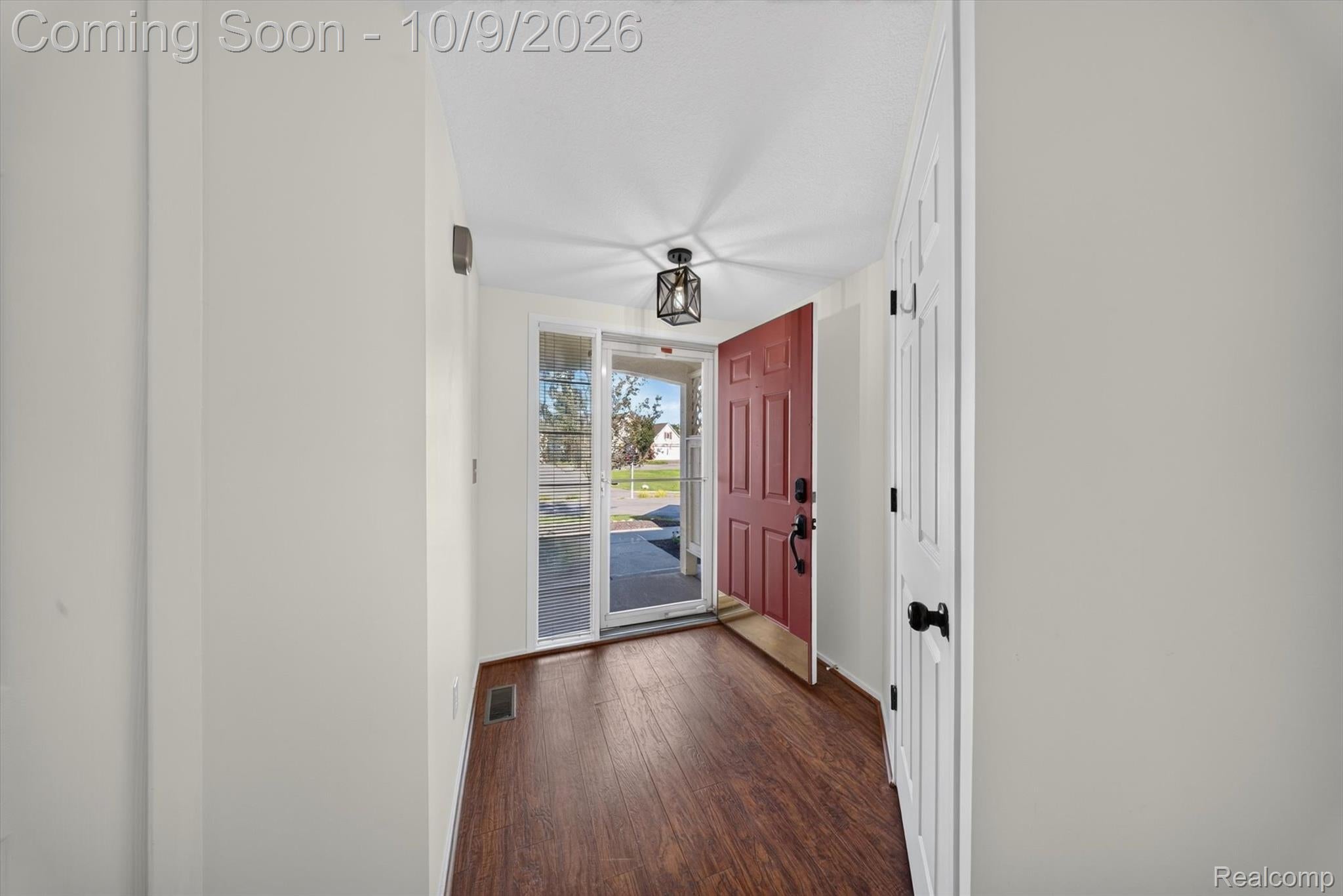 4404 Willow View Court