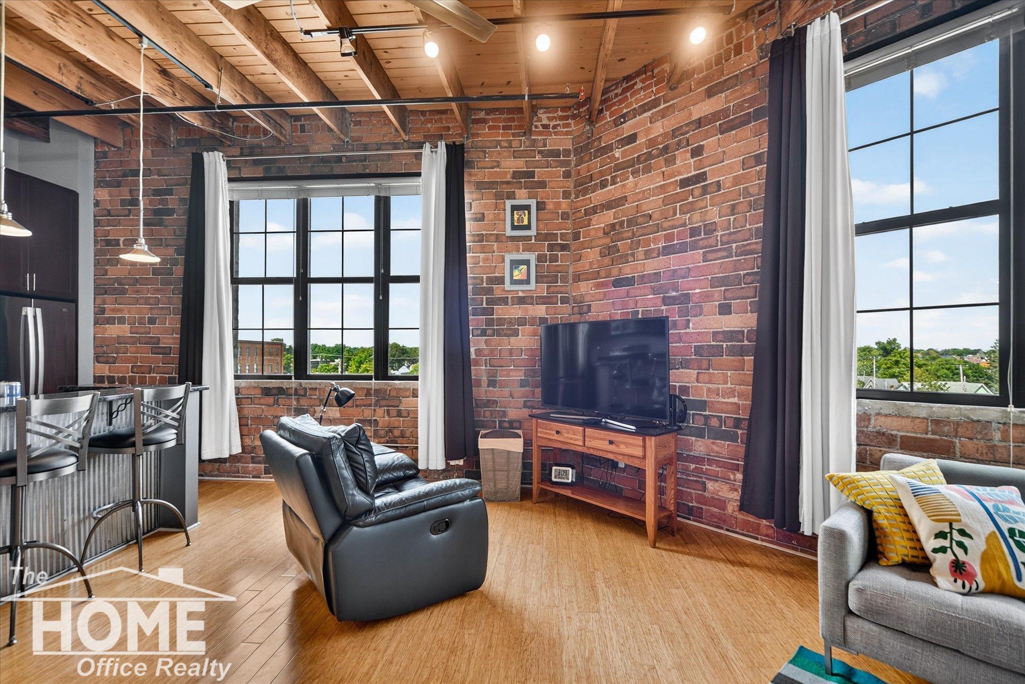 317 S Elm #515 Street