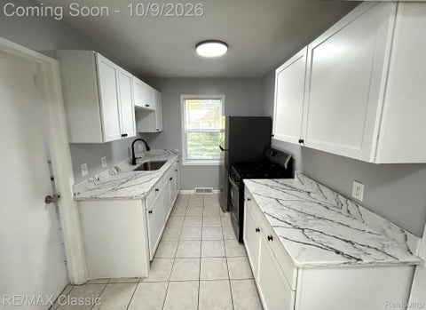 Tiny photo for 10730 Albany Street, Oak Park City, MI 48237 (MLS # 20261080415)